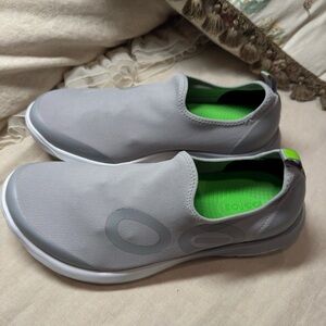 OOFOS Gray and Green Men's Slip-On Sneakers